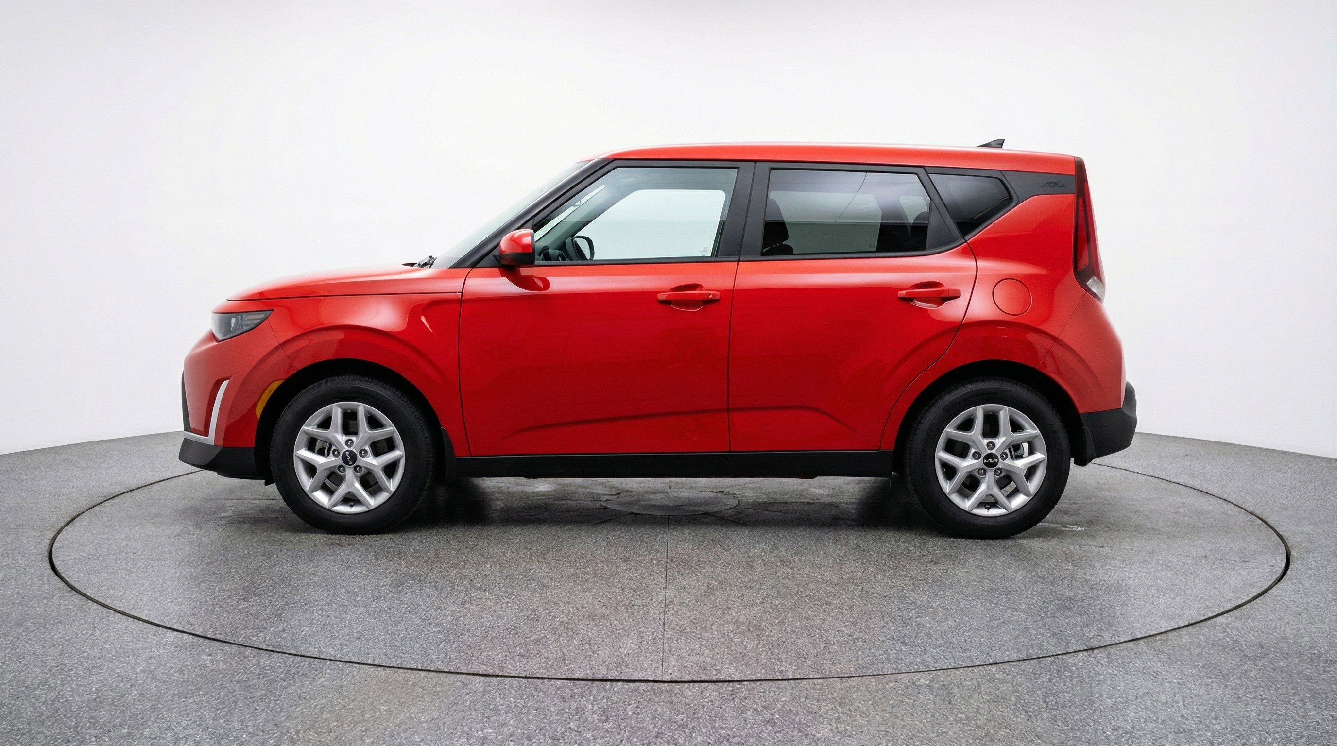 Used 2025 Kia Soul LX w/ LX Technology Package image 5