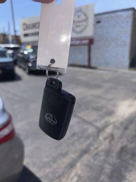 Used 2016 Toyota Camry XLE w/ Moonroof Package FWD image 29