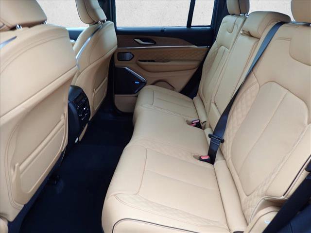 New 2026 Jeep Grand Cherokee Summit w/ Obsidian Package image 10