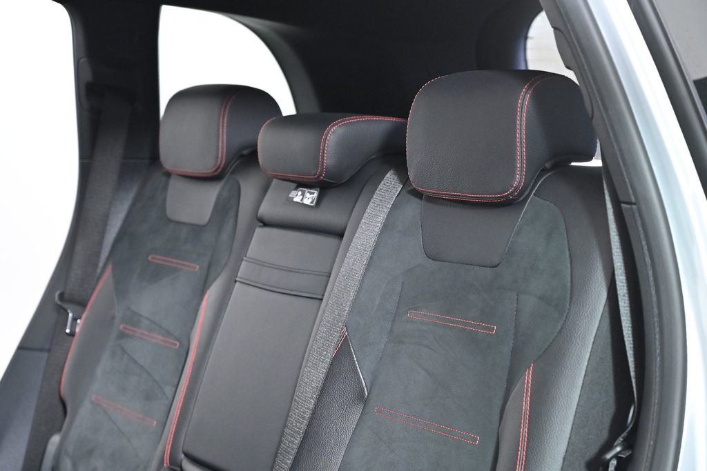 Used 2022 Mercedes-Benz GLB 35 AMG 4MATIC image 33