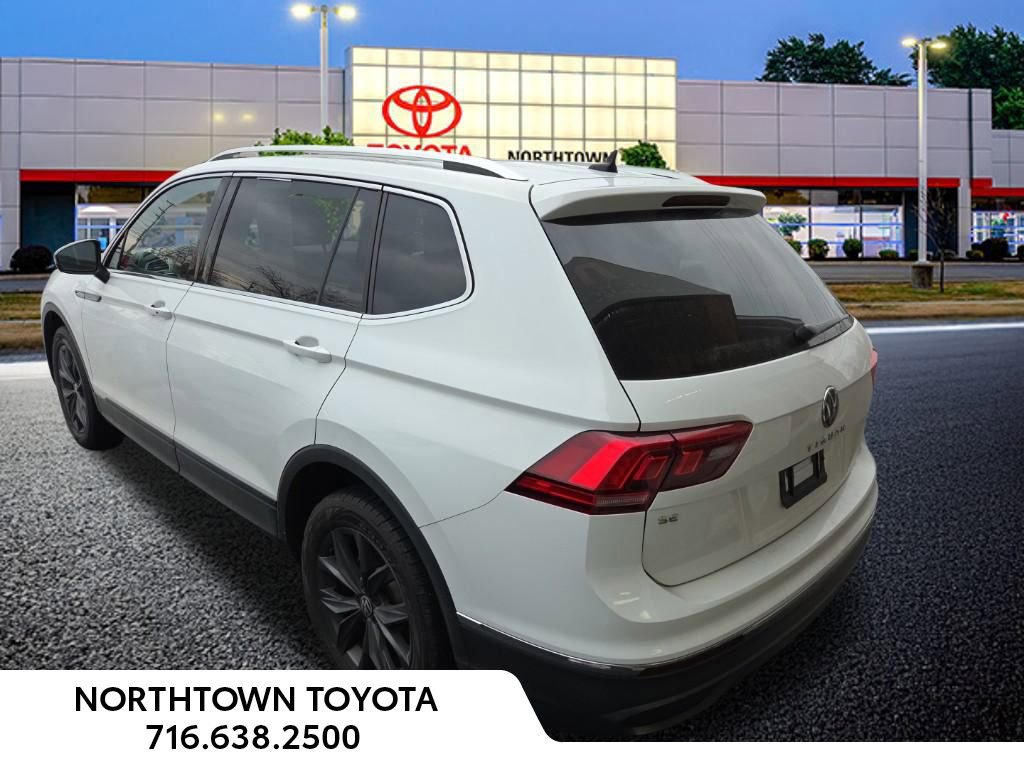 Used 2022 Volkswagen Tiguan SE w/ Panoramic Sunroof Package image 8