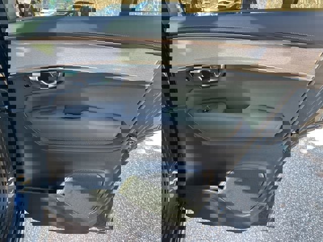 New 2026 Volvo XC90 B6 Core w/ Protection Package image 15