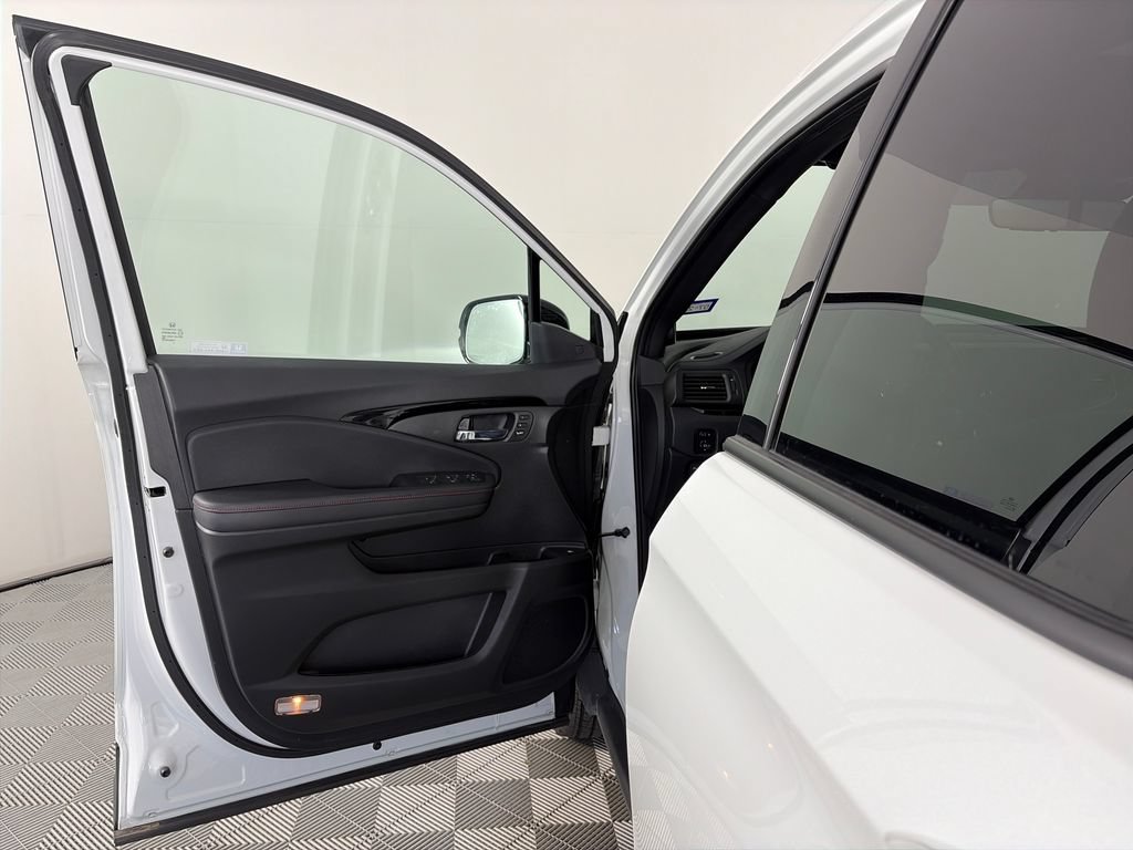 Used 2021 Honda Ridgeline Black Edition image 10