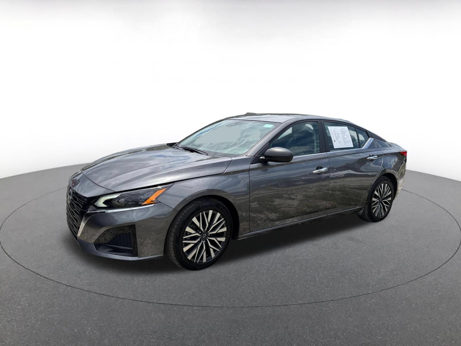 Used 2025 Nissan Altima 2.5 SV FWD image 4