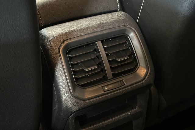 Used 2022 Volkswagen Taos SE image 16