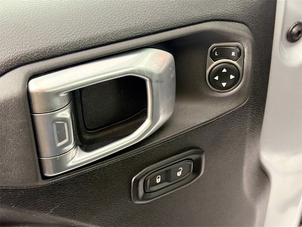 Used 2023 Jeep Wrangler Unlimited Rubicon image 18