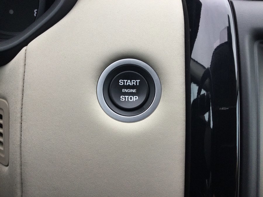 Used 2018 Land Rover Discovery SE image 26