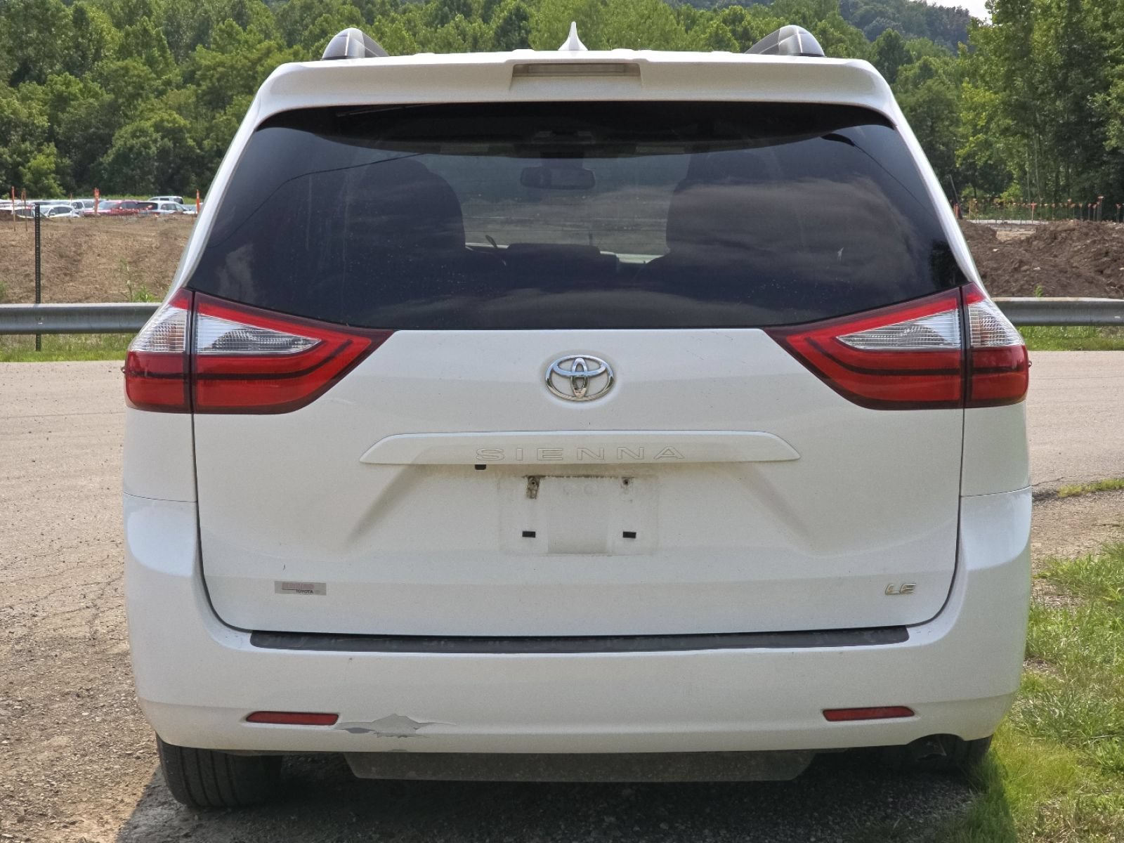 Used 2018 Toyota Sienna LE FWD image 17