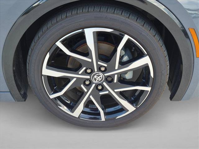 New 2026 Toyota Prius Plug-In Hybrid FWD image 9