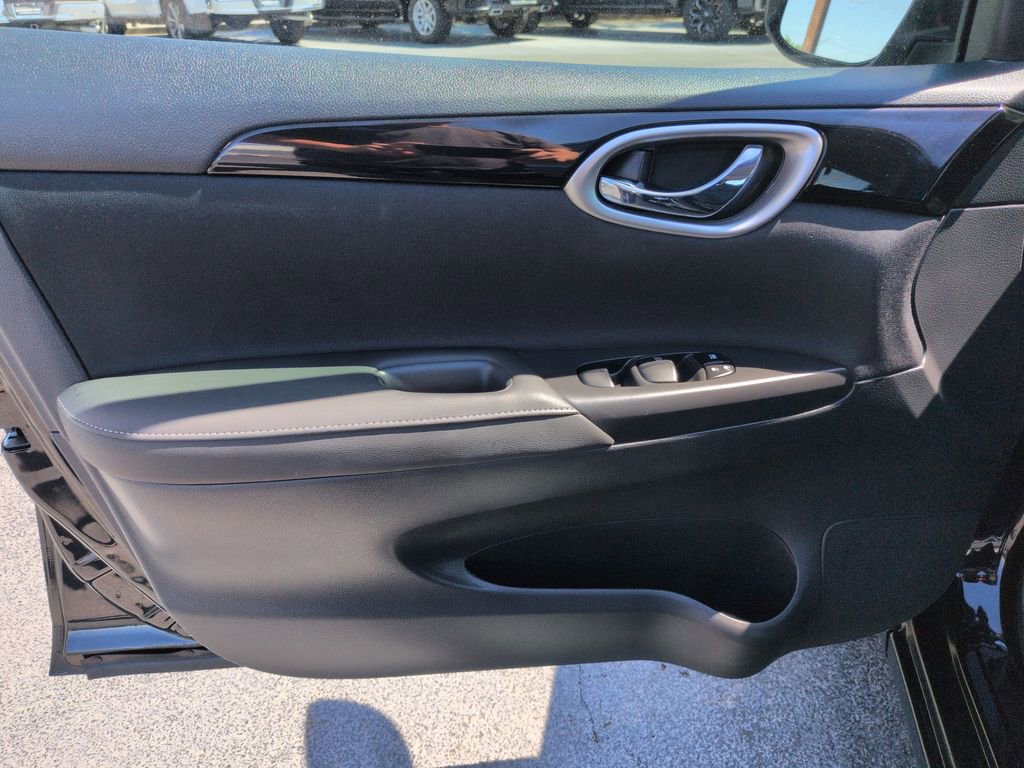 Used 2018 Nissan Sentra SV w/ Premium Package (P01) image 10