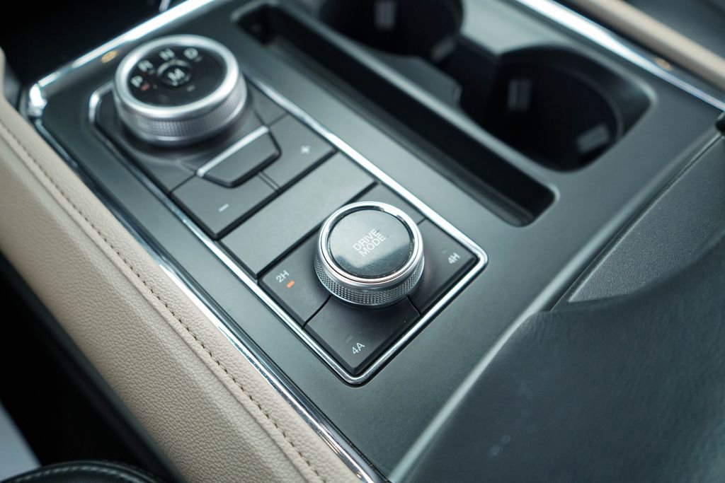 Used 2024 Ford Expedition Max XLT image 22