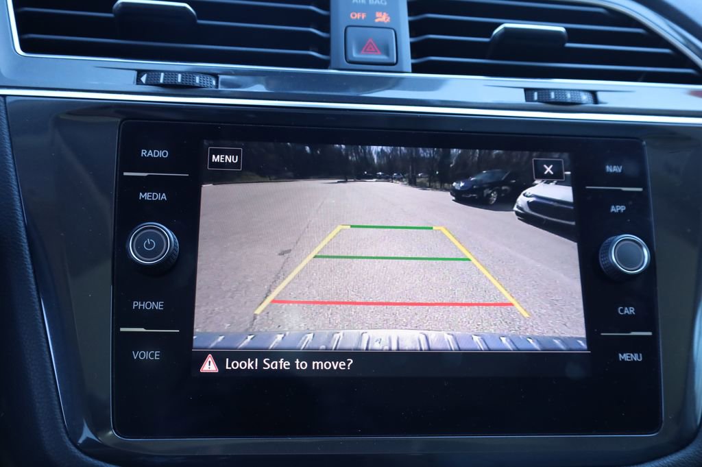 Used 2020 Volkswagen Tiguan SEL image 30