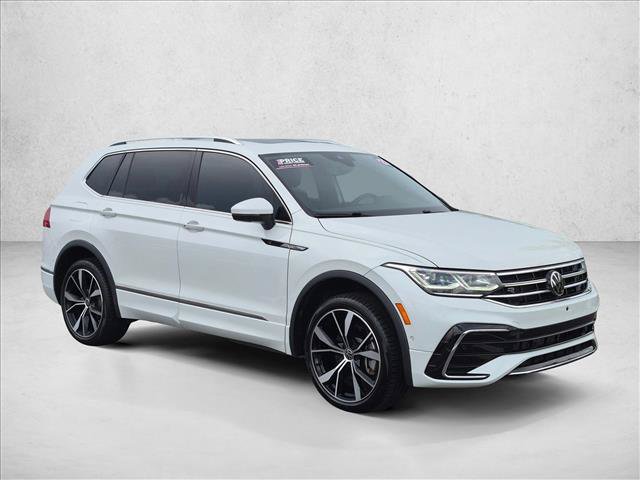 Used 2023 Volkswagen Tiguan SEL R-Line AWD/4WD image 3