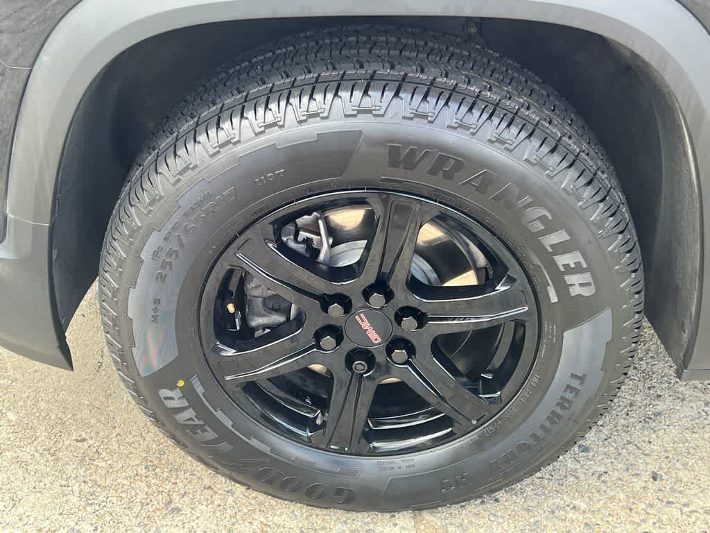 Used 2022 GMC Acadia AT4 w/ Technology Package AWD/4WD image 12