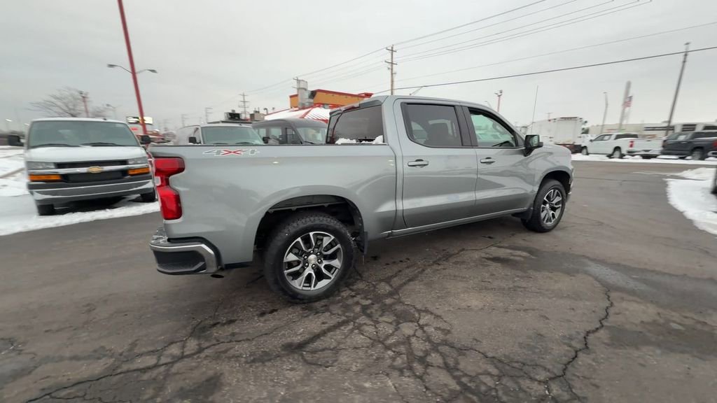 Used 2023 Chevrolet Silverado 1500 LT image 8