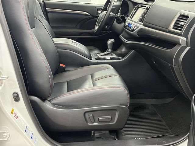 Used 2019 Toyota Highlander SE AWD/4WD image 27