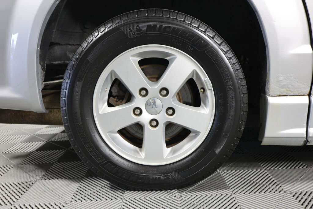 Used 2012 Dodge Grand Caravan SXT image 7