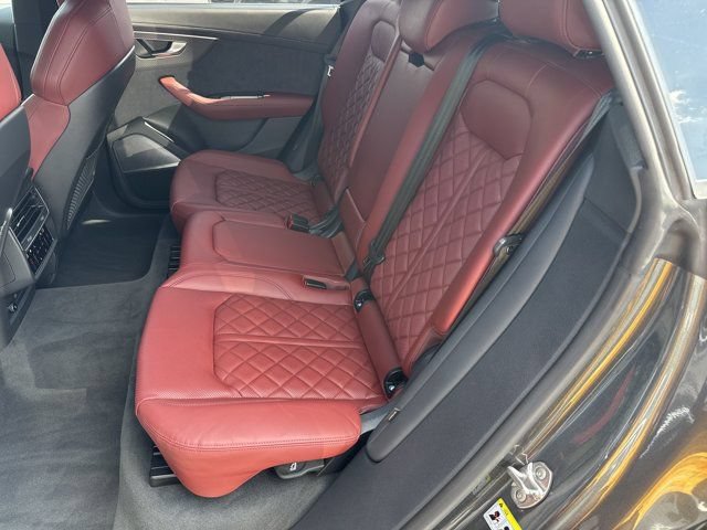 Used 2024 Audi SQ8 Prestige AWD/4WD image 26