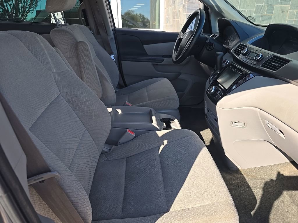 Used 2016 Honda Odyssey SE image 24