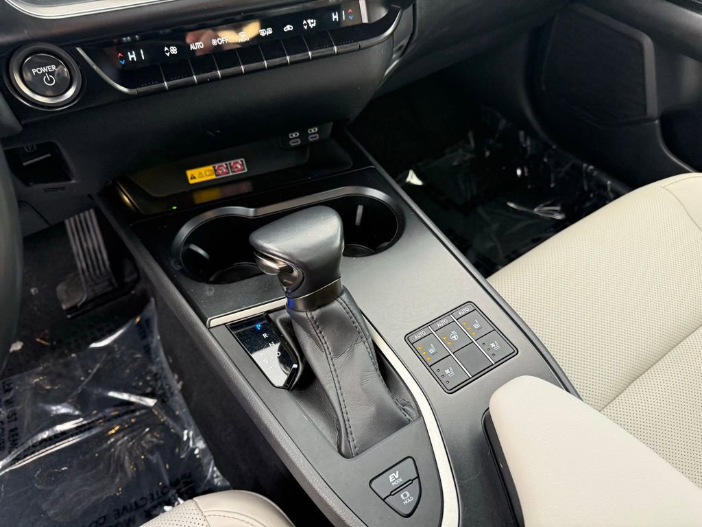 Used 2023 Lexus UX 250h F Sport image 13