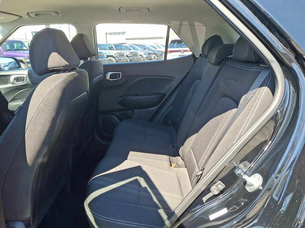 Used 2020 Hyundai Venue SEL image 20