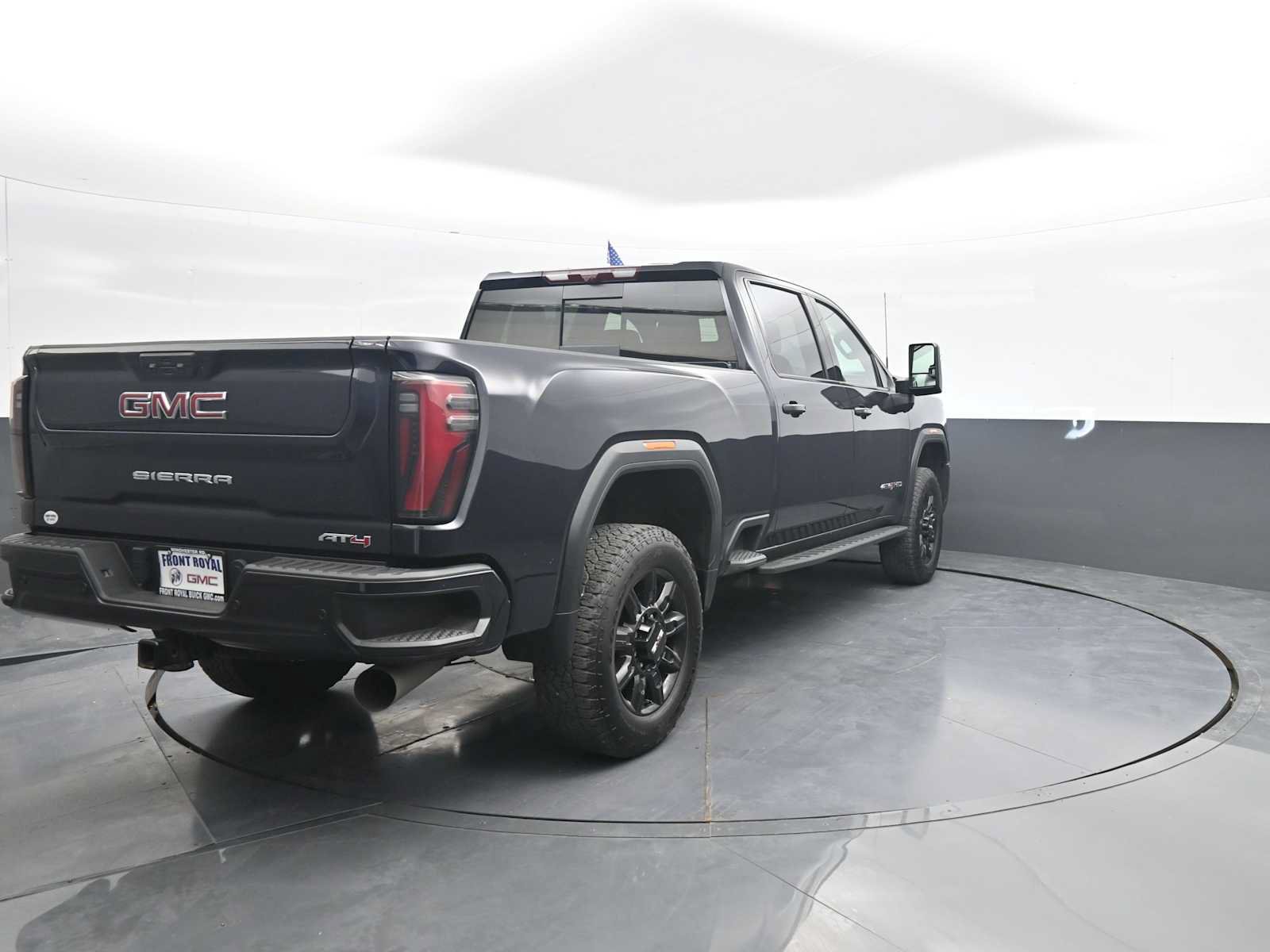 Used 2024 GMC Sierra 2500 AT4 w/ AT4 Premium Plus Package AWD/4WD image 7