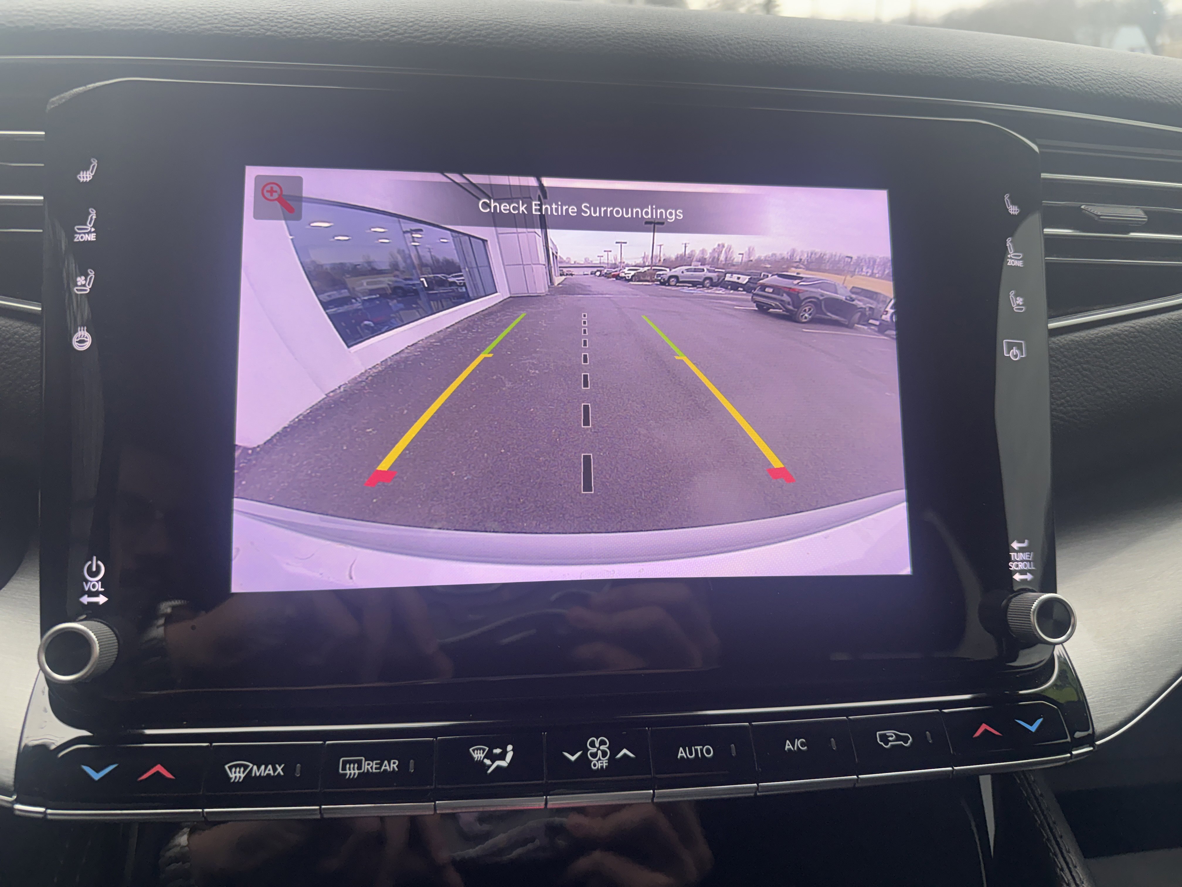 Used 2024 Jeep Wagoneer L Series II image 27