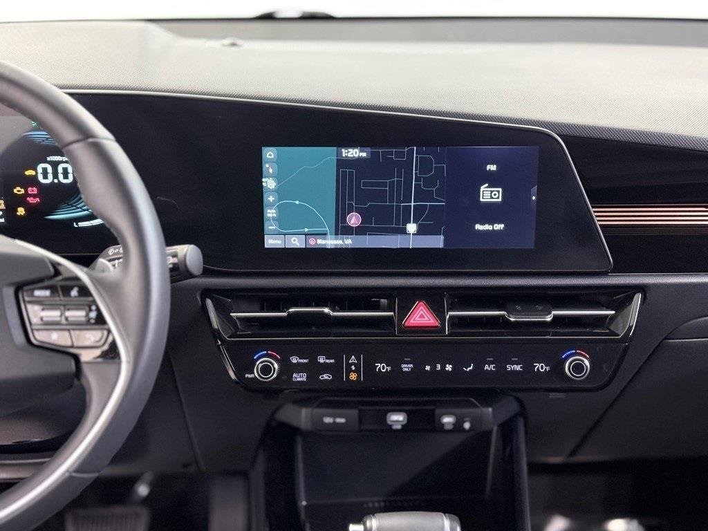 Used 2023 Kia Niro EX image 22