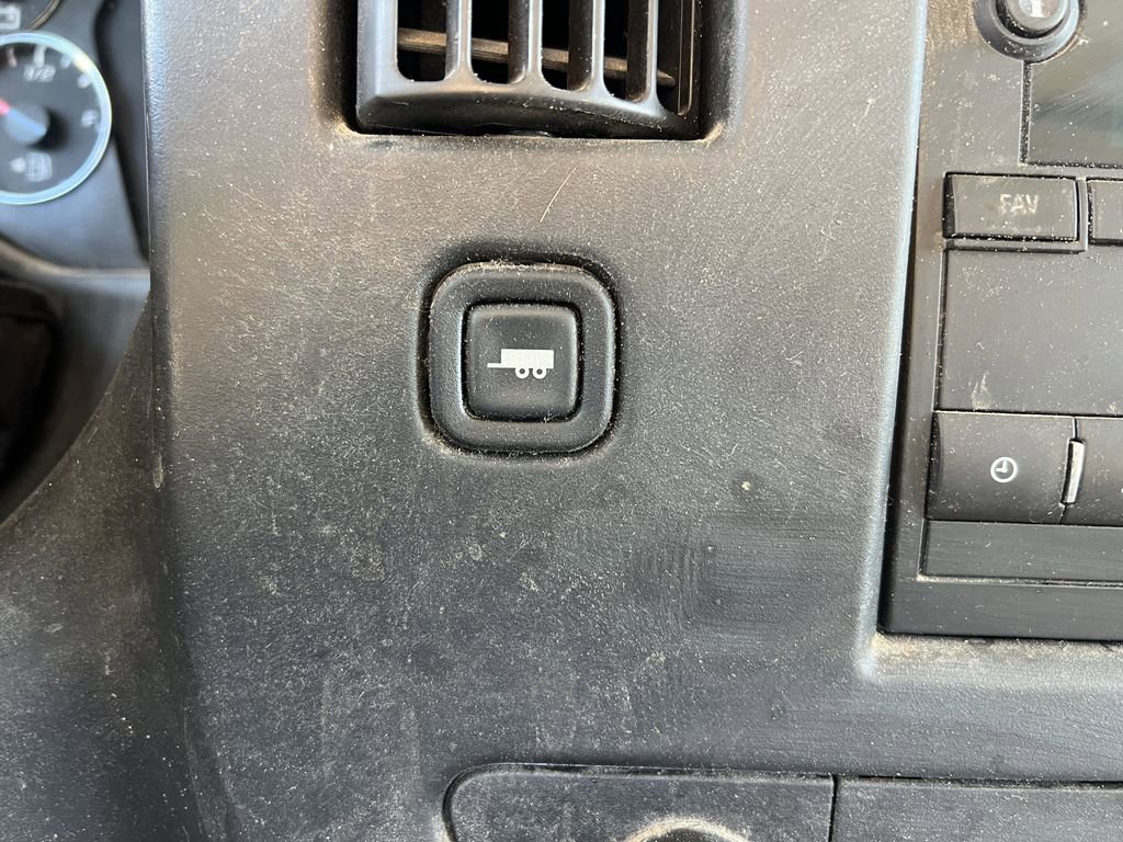 Used 2017 Chevrolet Express 3500 image 23