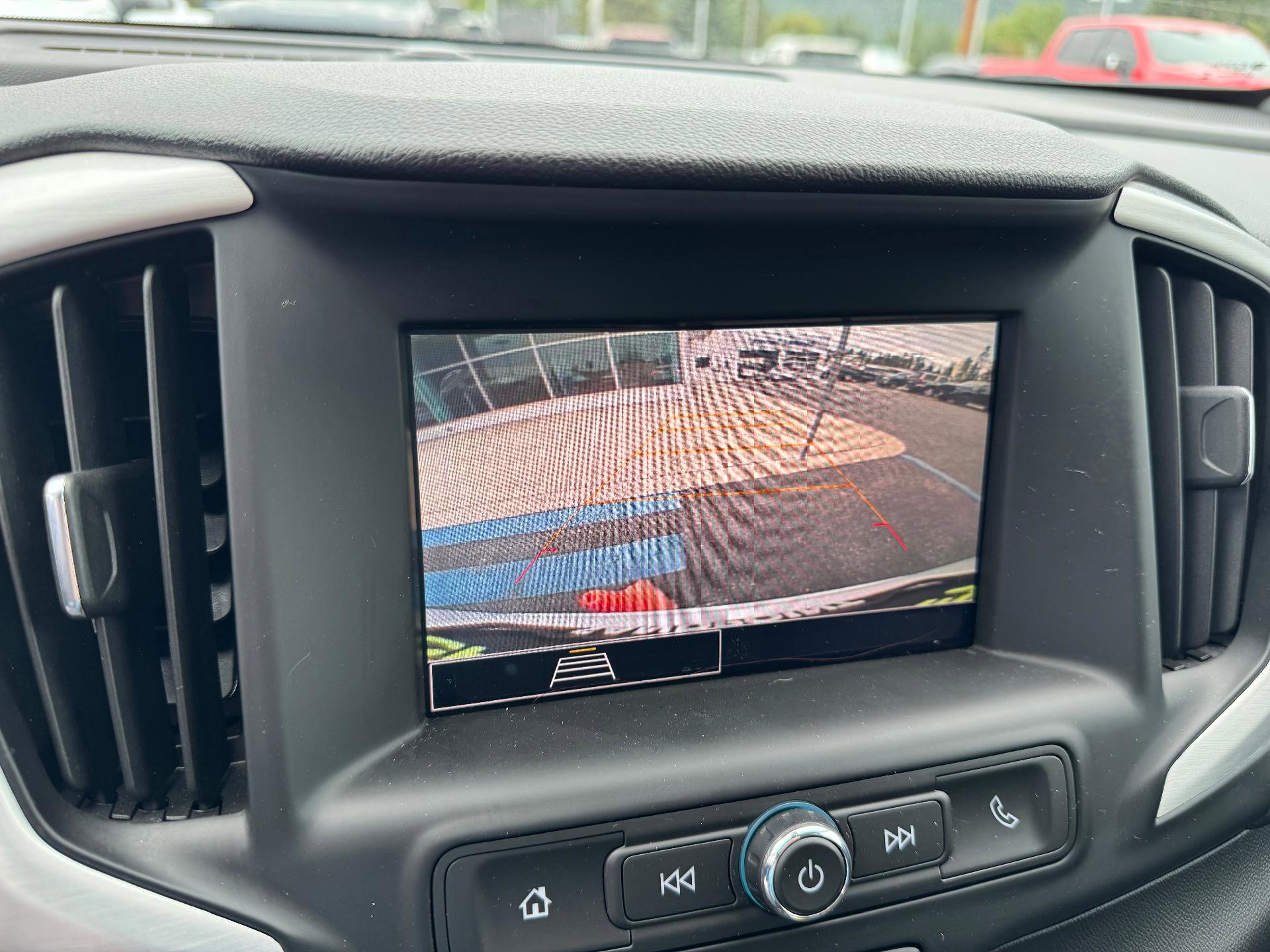 Used 2024 GMC Terrain SLE image 30