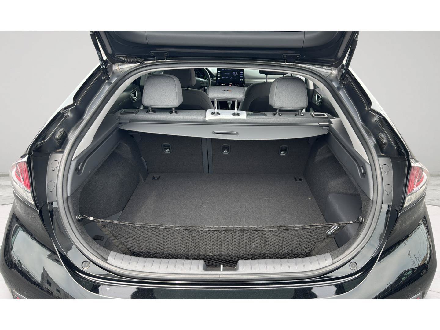 Used 2022 Hyundai Ioniq SEL FWD image 27