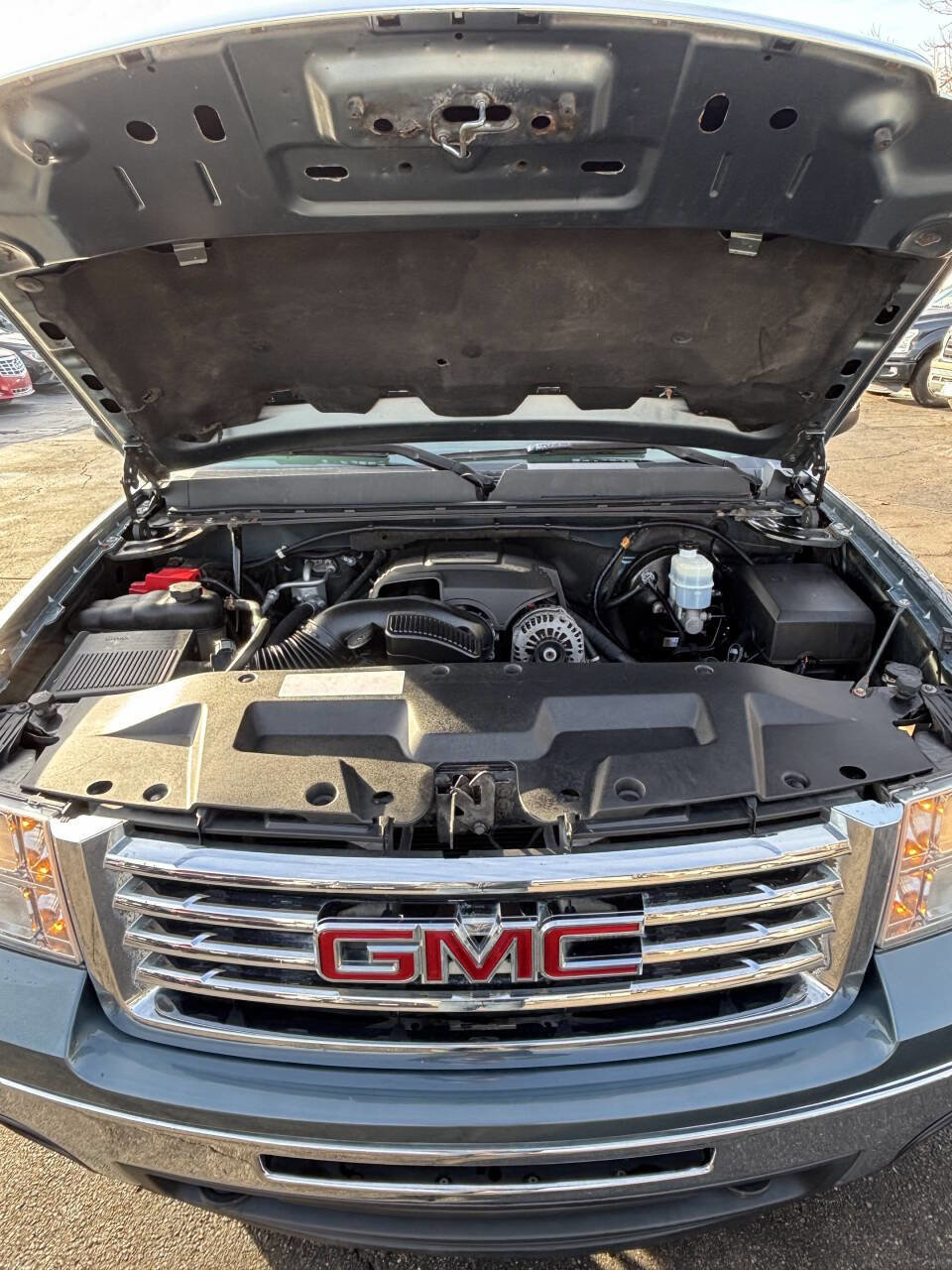 Used 2010 GMC Sierra 1500 SLE image 29