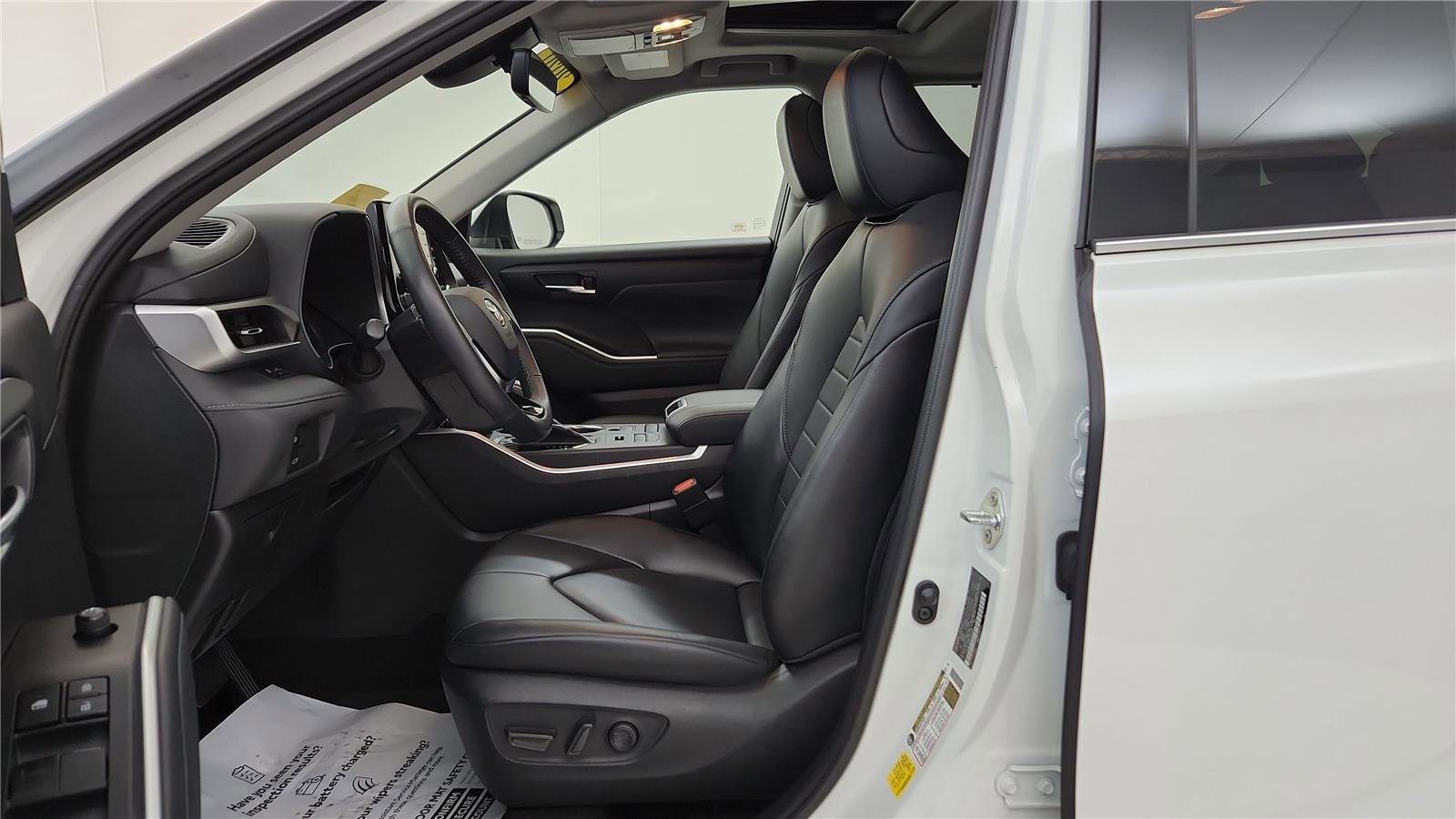 Certified 2020 Toyota Highlander XLE image 26