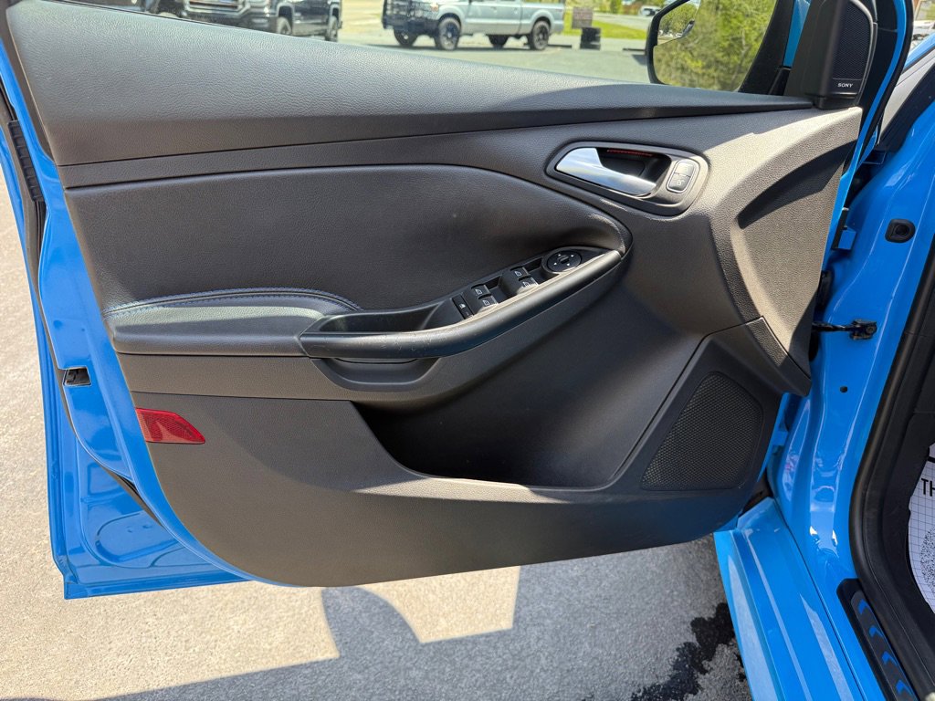 Used 2017 Ford Focus RS AWD/4WD image 60