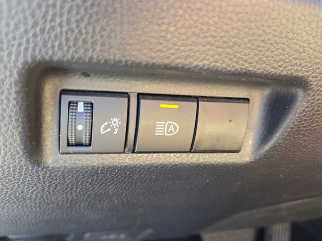 Used 2022 Toyota RAV4 LE image 27