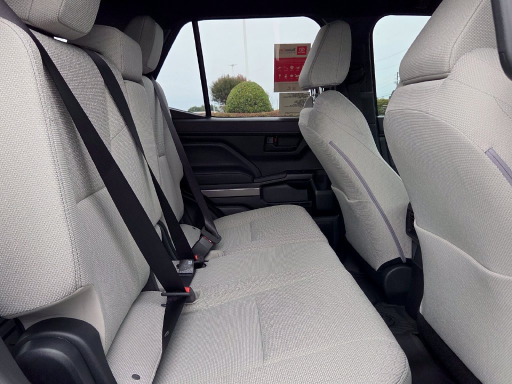 New 2026 Toyota 4Runner SR5 AWD/4WD image 15