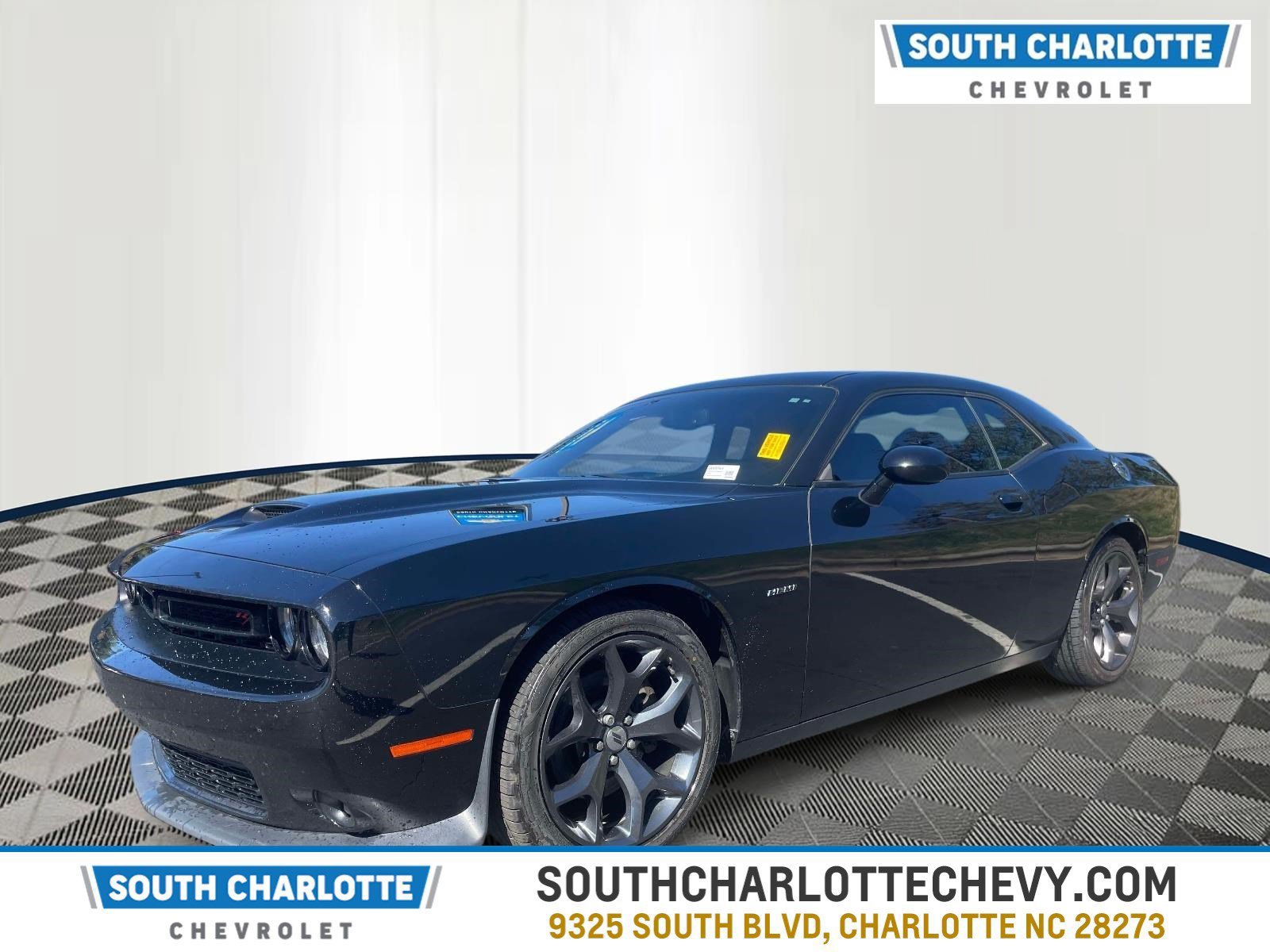 Used 2019 Dodge Challenger R/T w/ Cold Weather Group RWD image 1