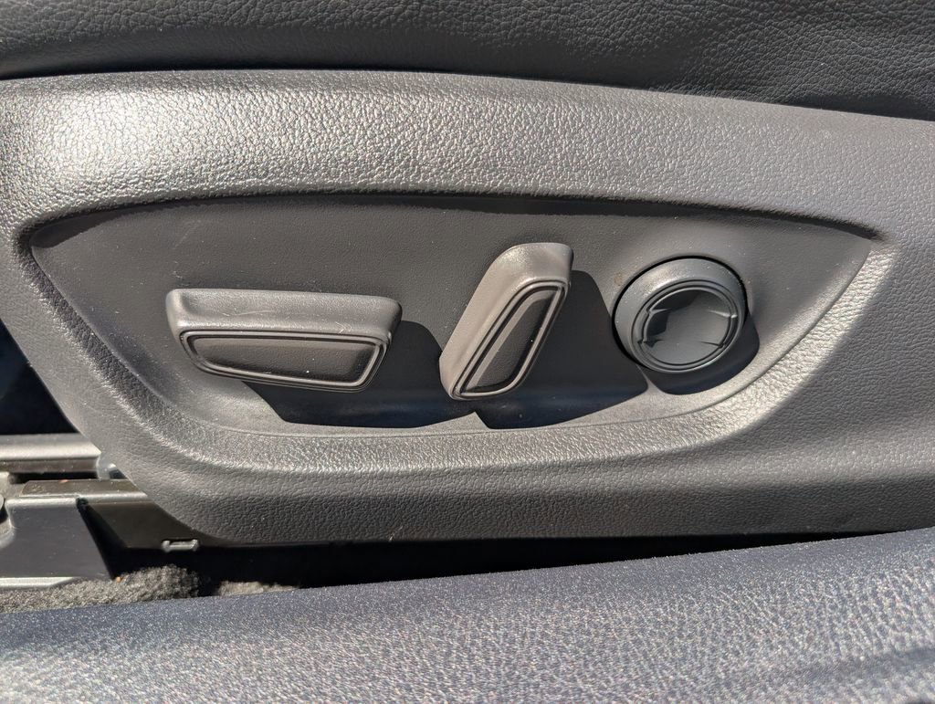 Used 2022 Toyota Camry SE w/ Cold Weather Package AWD/4WD image 16