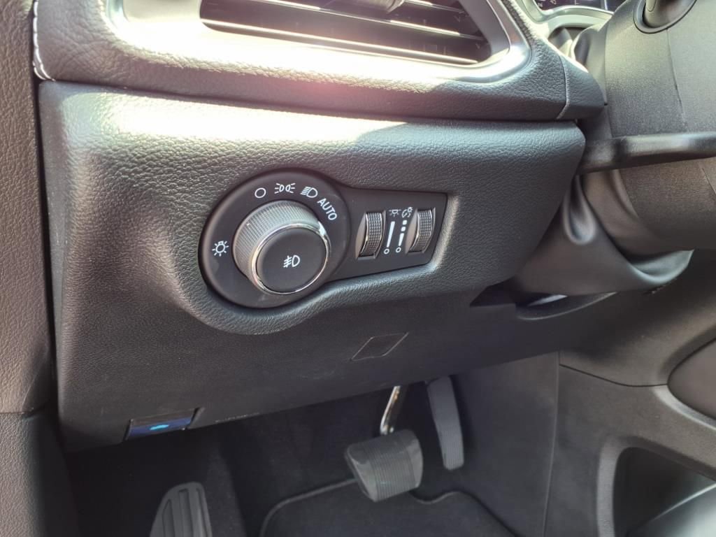 New 2026 Chrysler Pacifica Limited image 14