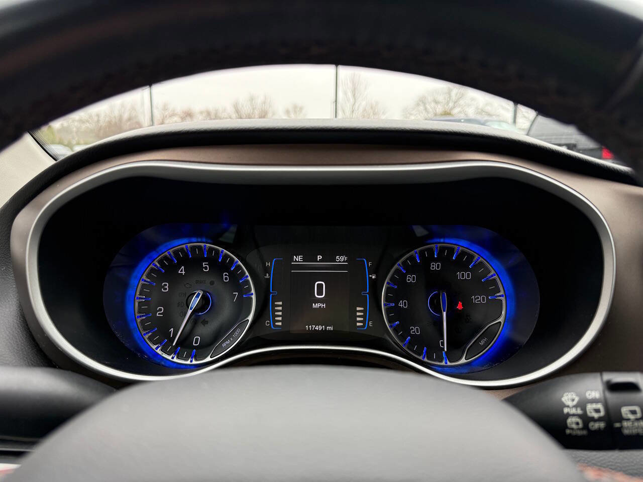 Used 2017 Chrysler Pacifica Touring-L image 13