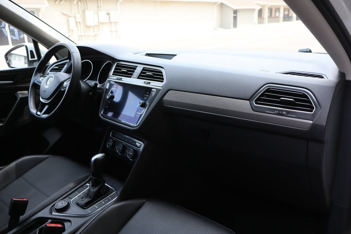 Used 2021 Volkswagen Tiguan SE AWD/4WD image 17