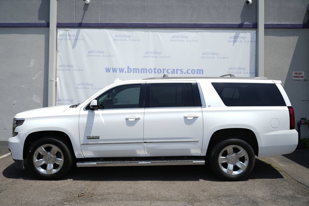 Used 2018 Chevrolet Suburban LT w/ LT Signature Package RWD image 8