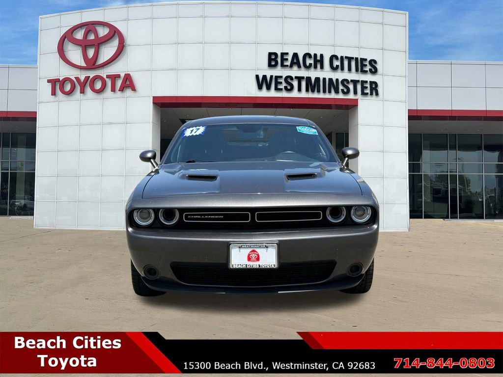 Used 2017 Dodge Challenger SXT w/ Cold Weather Group RWD image 4