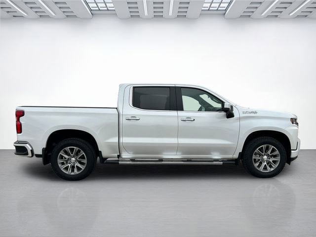 Used 2022 Chevrolet Silverado 1500 High Country w/ Safety Package II AWD/4WD image 3