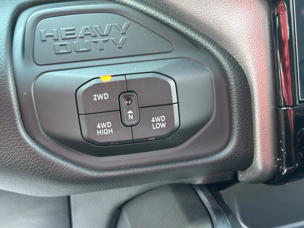 New 2026 RAM 3500 Laramie AWD/4WD image 32