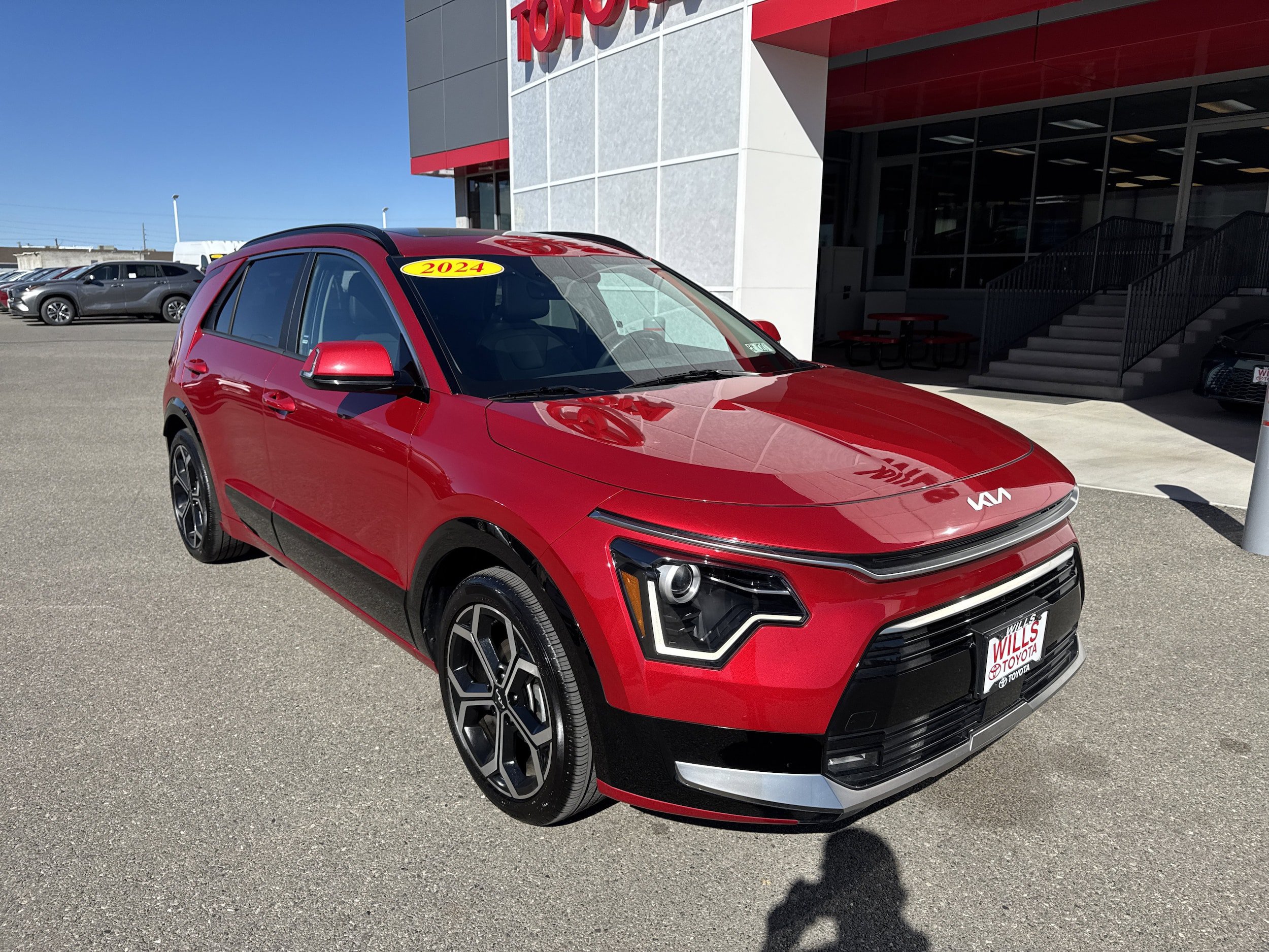 Used 2024 Kia Niro EX Touring