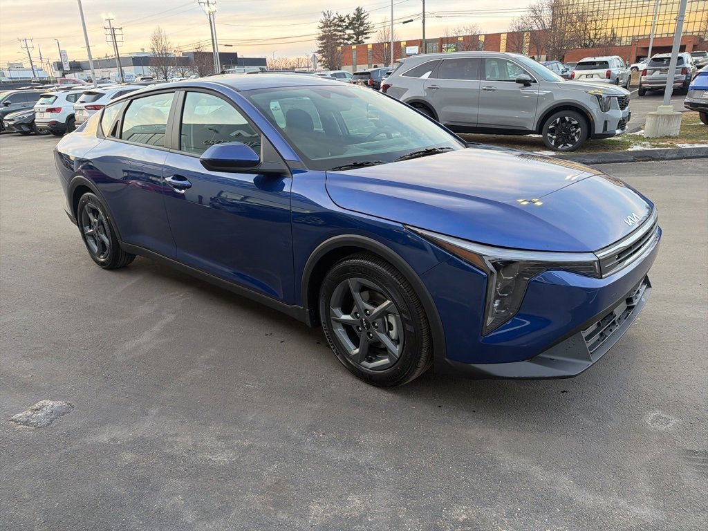 New 2025 Kia K4 LXS image 4