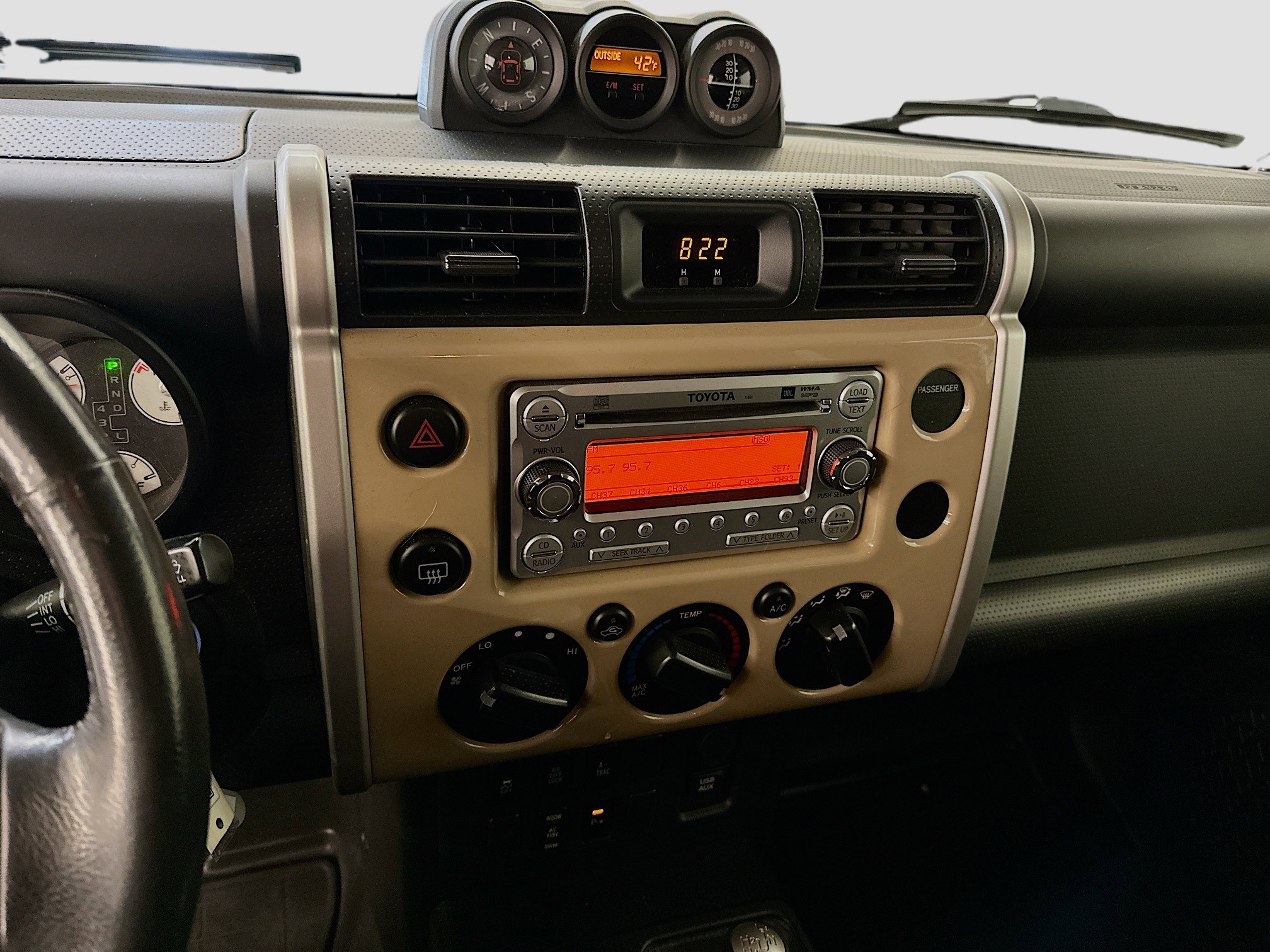 Used 2012 Toyota FJ Cruiser 4WD image 25