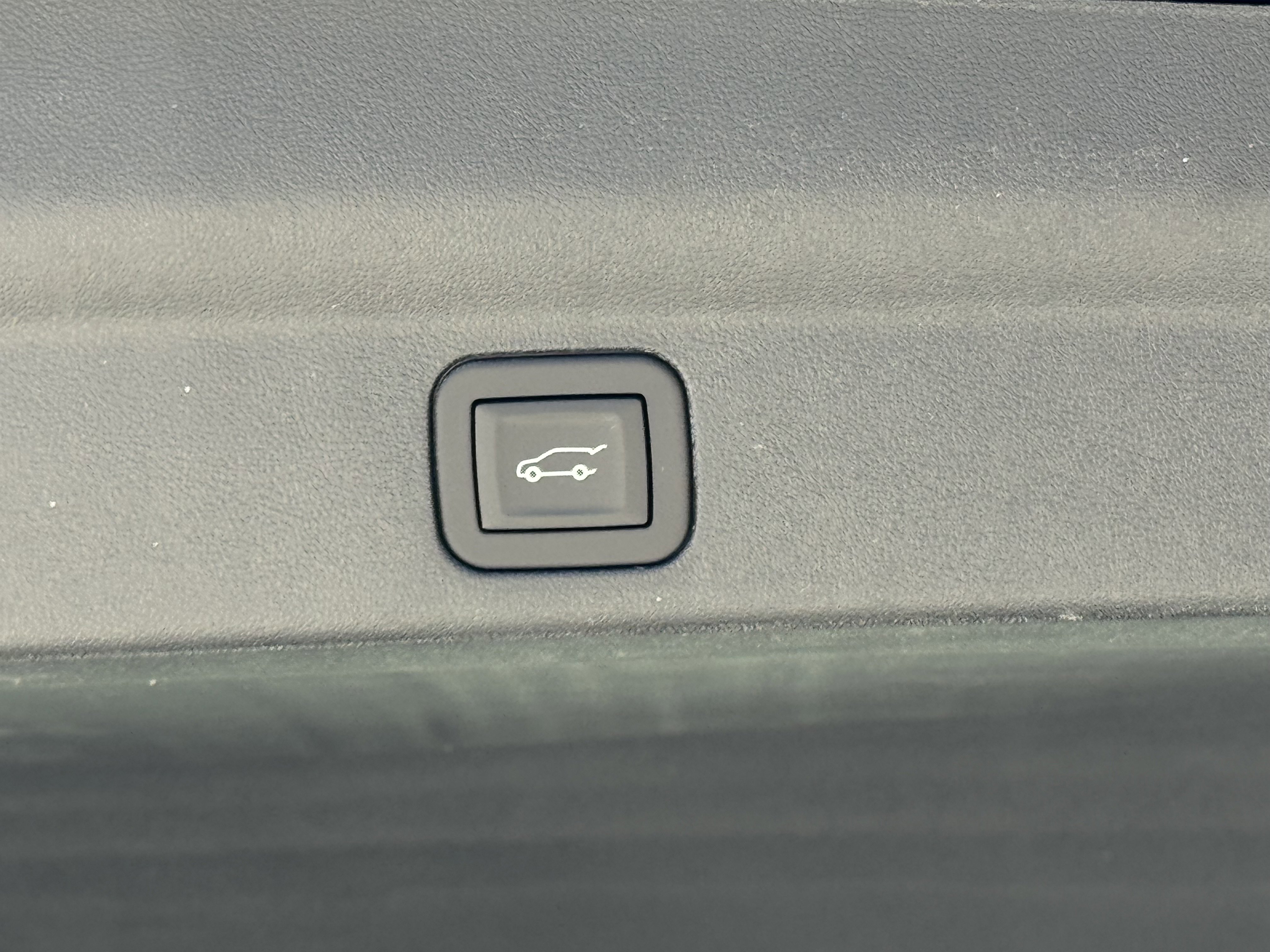 New 2025 Cadillac Escalade IQ Sport 1 w/ Smart Trailering package image 10