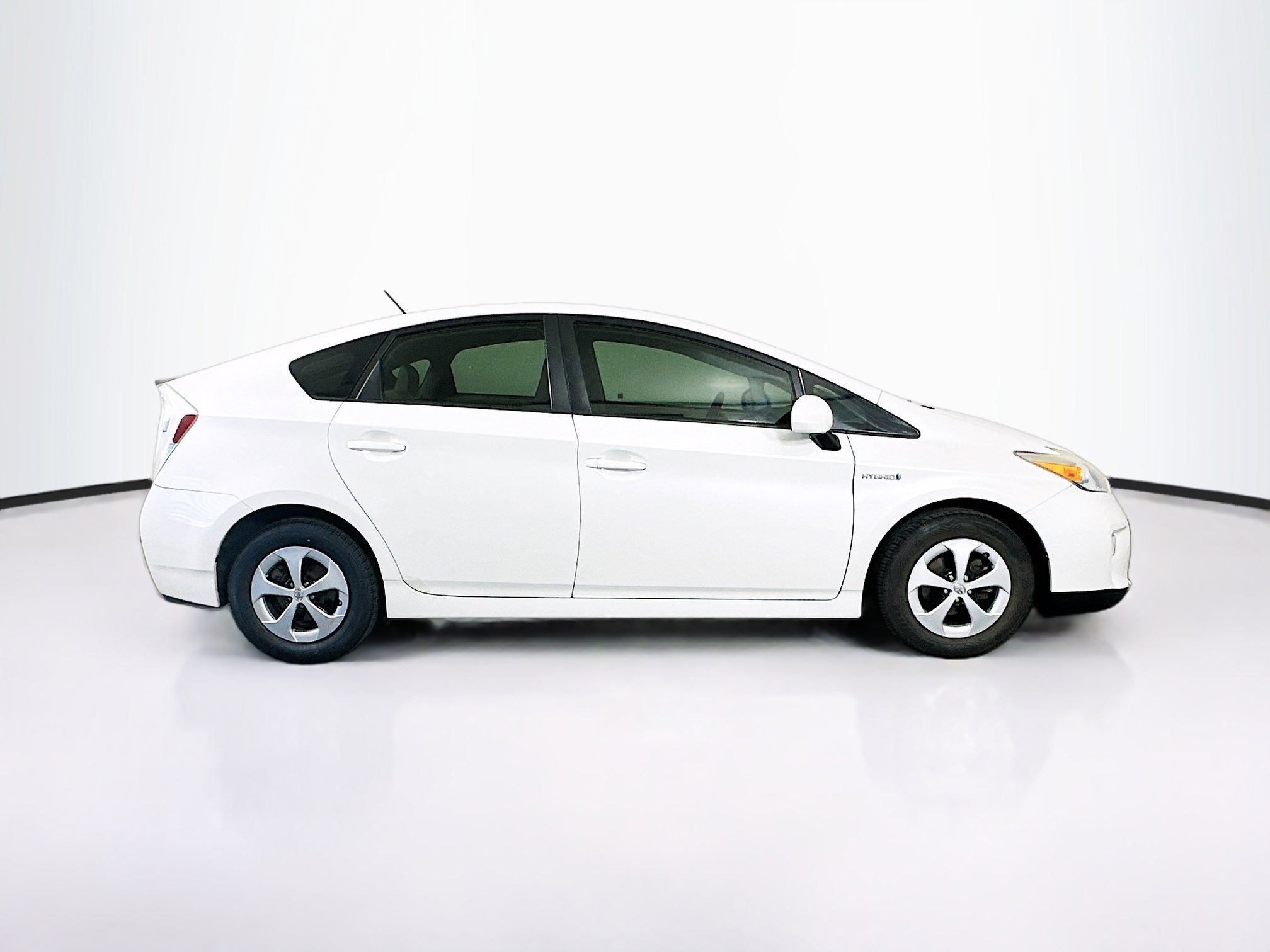 Used 2015 Toyota Prius Three w/ Preferred Accessory Package FWD image 10